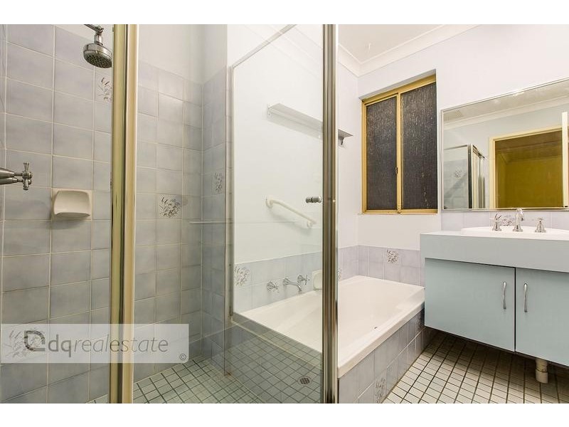 1 Dawn Place, Beldon WA 6027