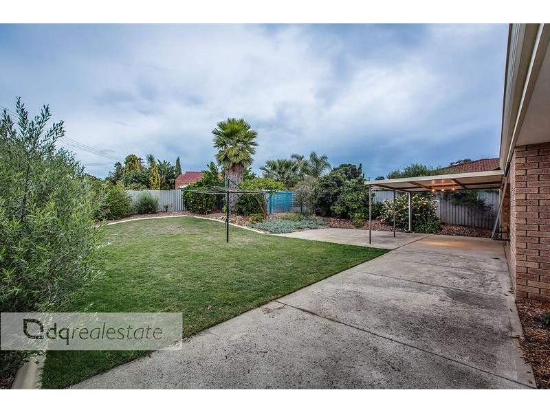 1 Dawn Place, Beldon WA 6027
