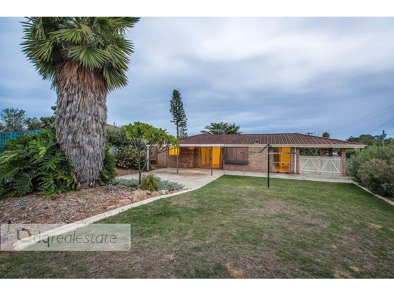 1 Dawn Place, Beldon WA 6027