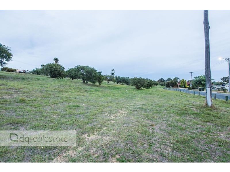 1 Dawn Place, Beldon WA 6027