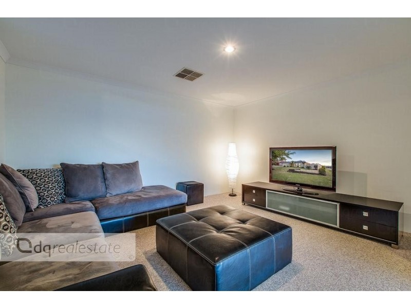51 Crosthwait Circle, Tapping WA 6065