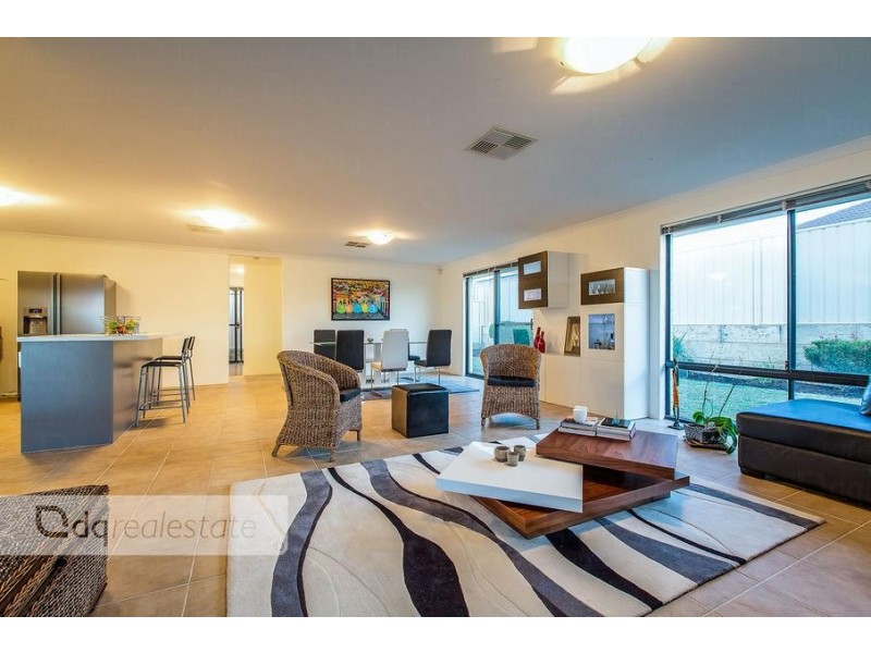 51 Crosthwait Circle, Tapping WA 6065