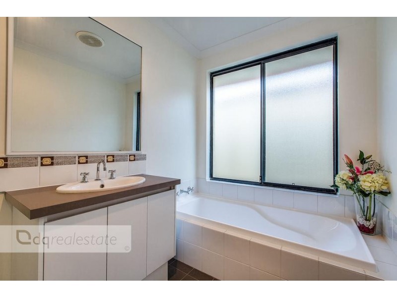 51 Crosthwait Circle, Tapping WA 6065