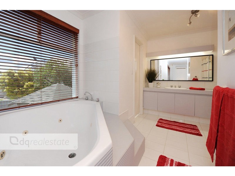 30 Clifton Gardens, Kallaroo WA 6025