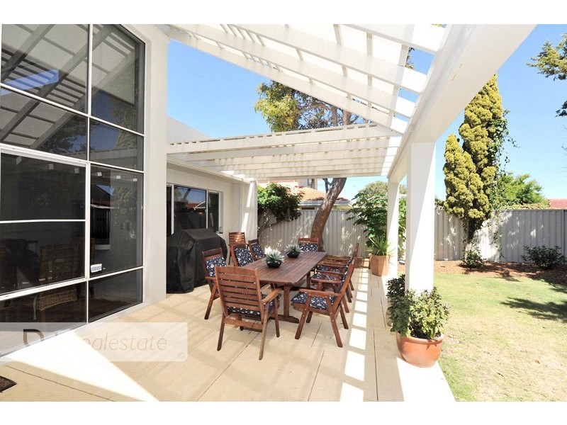 30 Clifton Gardens, Kallaroo WA 6025