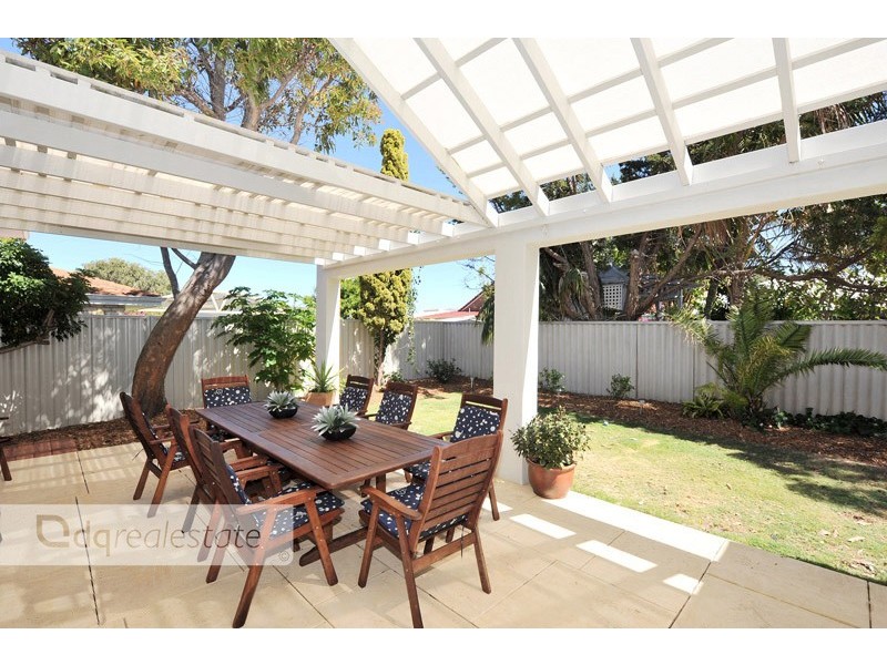 30 Clifton Gardens, Kallaroo WA 6025