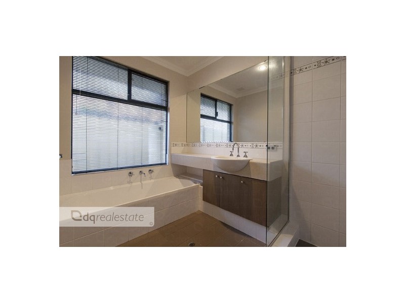 7 Egretta Road, Tapping WA 6065