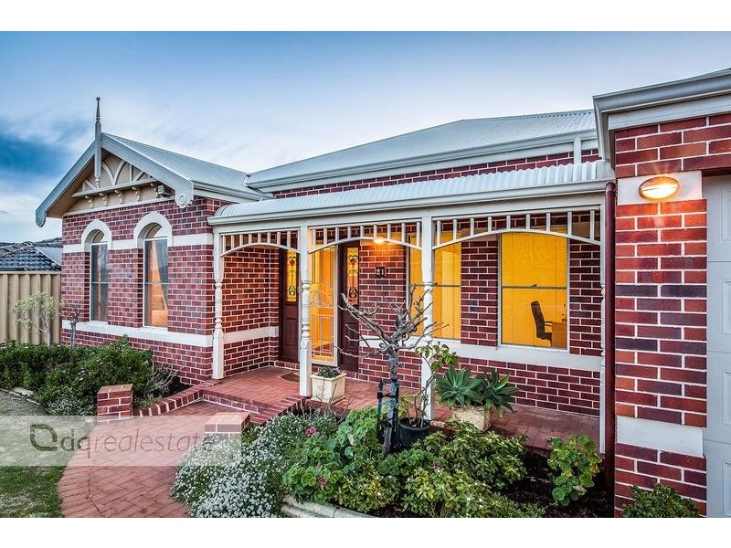 21 Savannah Way, Iluka WA 6028