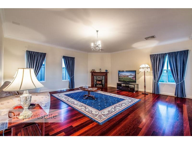 21 Savannah Way, Iluka WA 6028