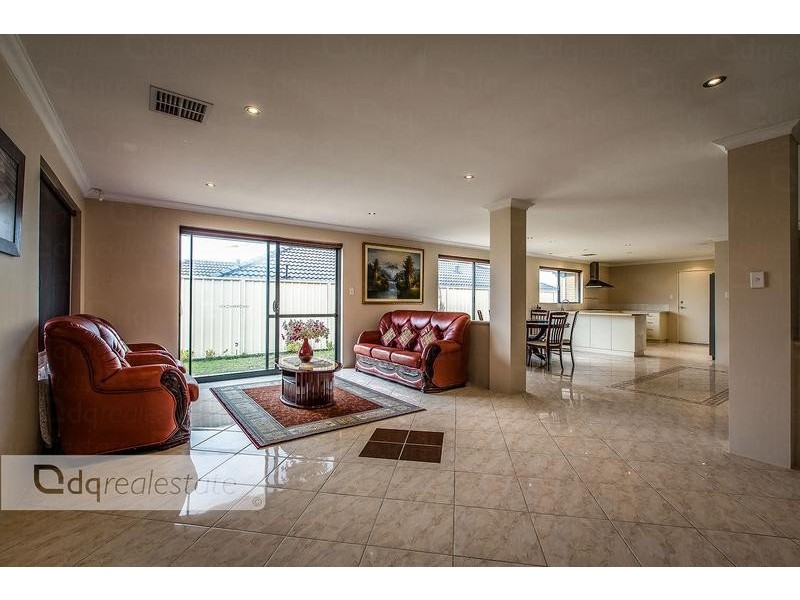 88 Da Vinci Drive, Tapping WA 6065