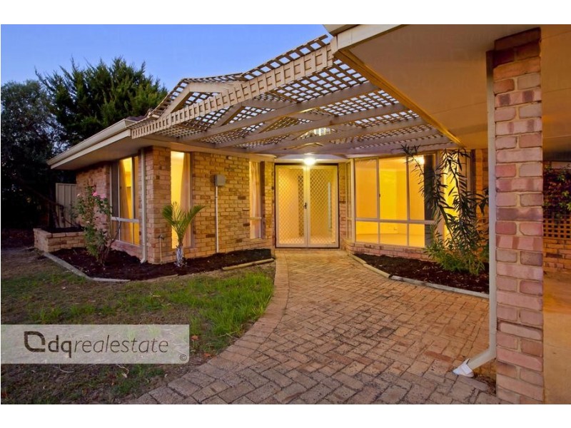 2 Oakland Close, Woodvale WA 6026