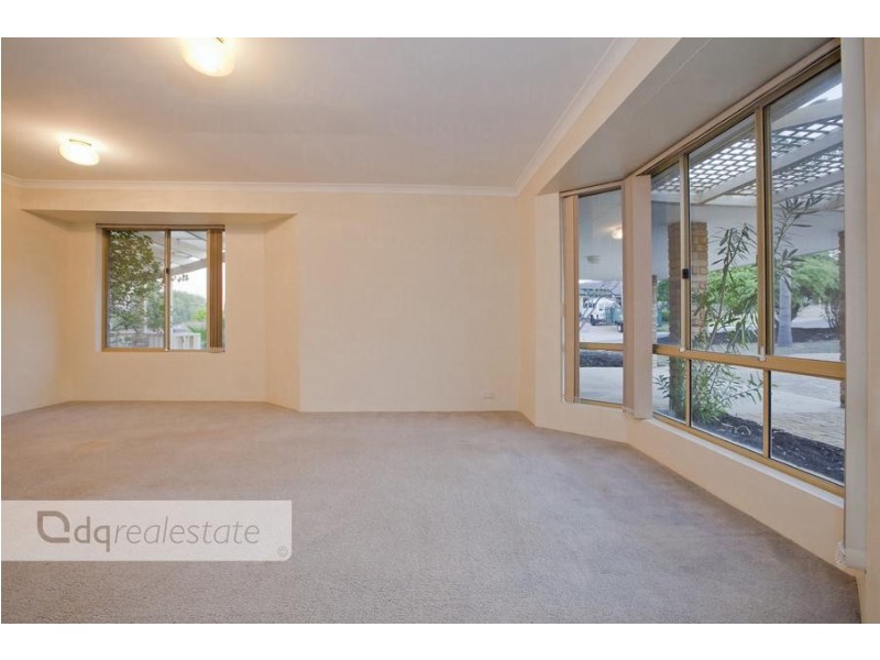 2 Oakland Close, Woodvale WA 6026