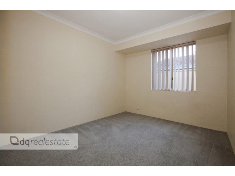 2 Oakland Close, Woodvale WA 6026