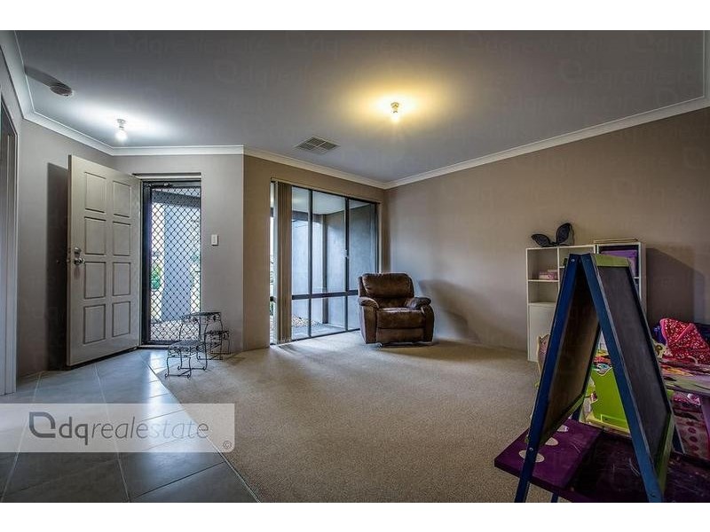 16 Apsley Bend, Tapping WA 6065