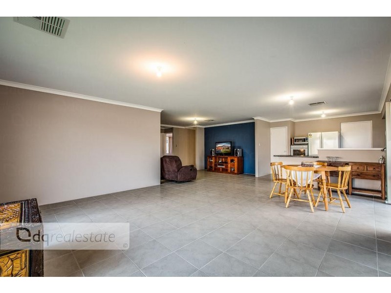 16 Apsley Bend, Tapping WA 6065