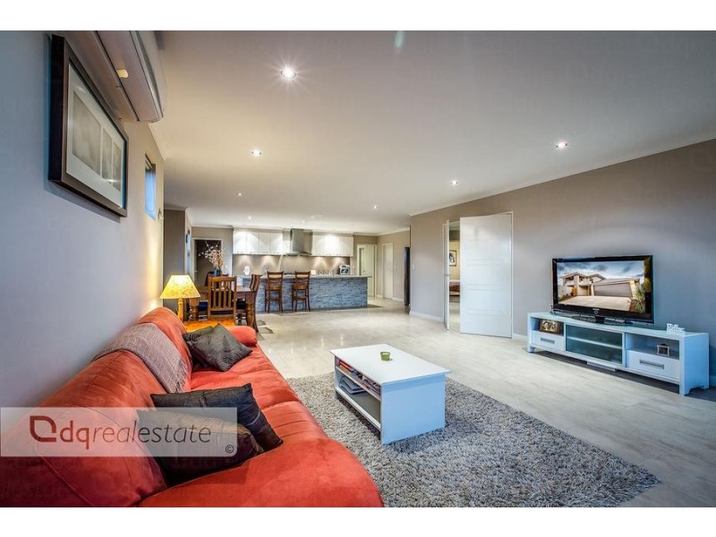 428 Kingsway, Landsdale WA 6065