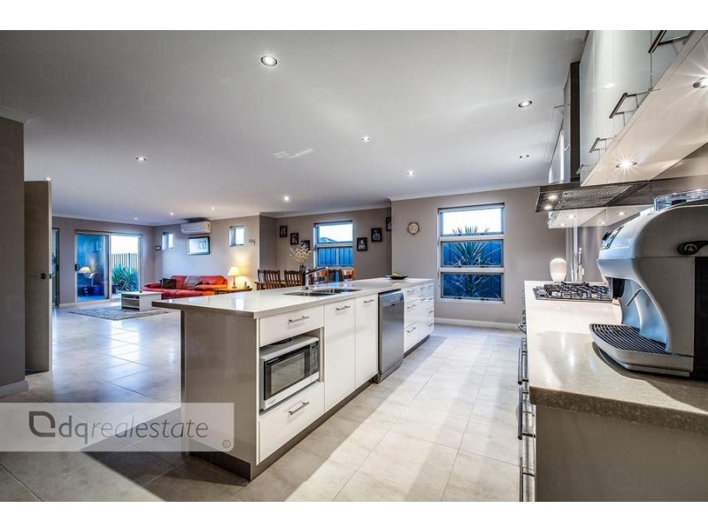 428 Kingsway, Landsdale WA 6065