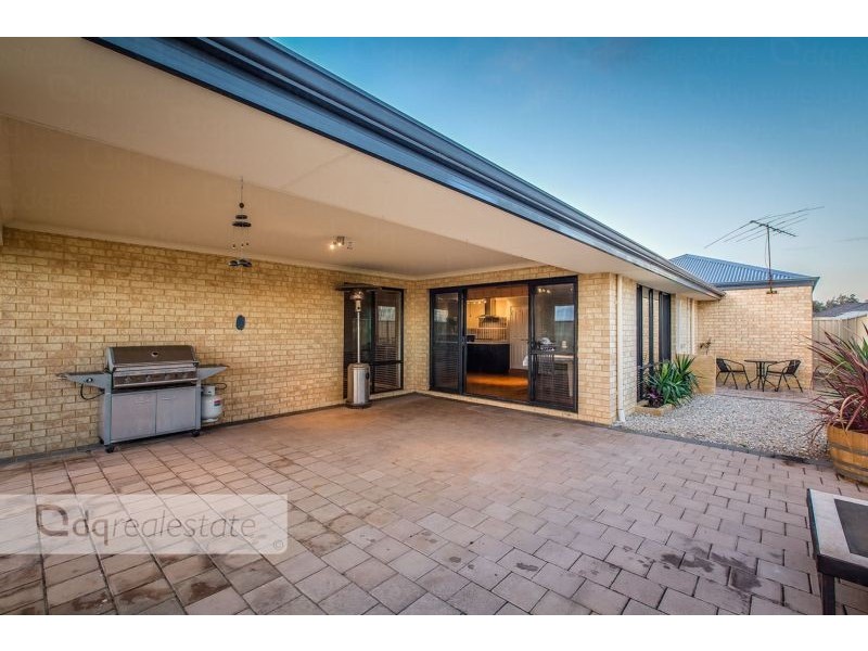 11 Carothers Meander, Tapping WA 6065