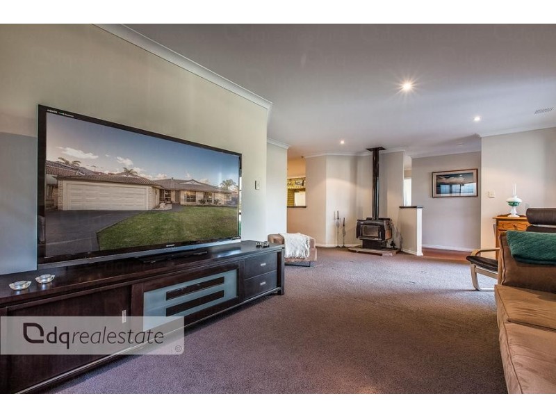 6 Bluejay Close, Woodvale WA 6026