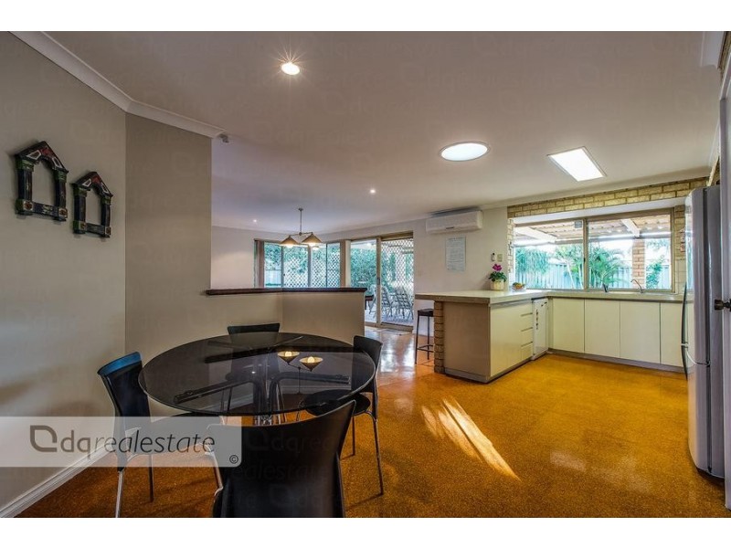 6 Bluejay Close, Woodvale WA 6026