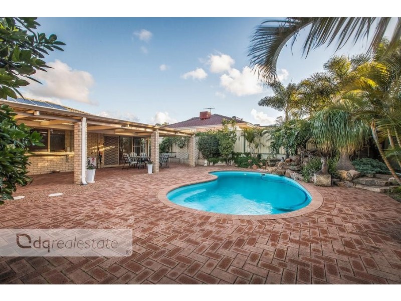 6 Bluejay Close, Woodvale WA 6026