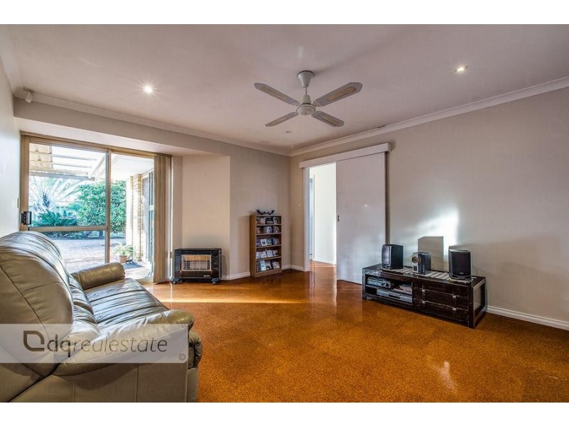 6 Bluejay Close, Woodvale WA 6026