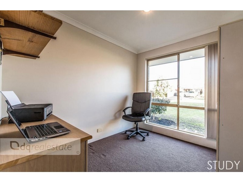 6 Bluejay Close, Woodvale WA 6026