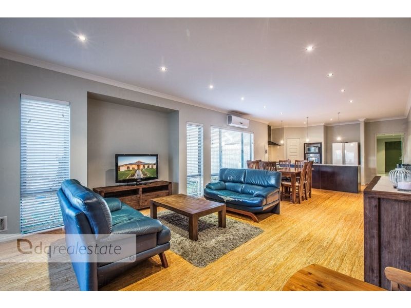 55 Rosinski Circle, Tapping WA 6065