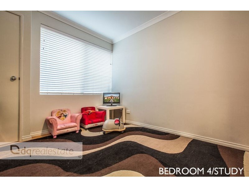 55 Rosinski Circle, Tapping WA 6065