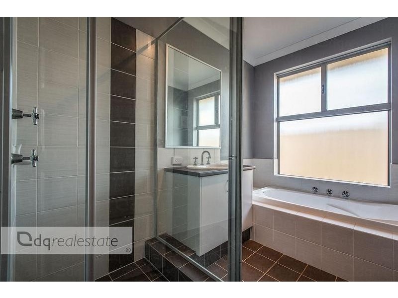 55 Rosinski Circle, Tapping WA 6065