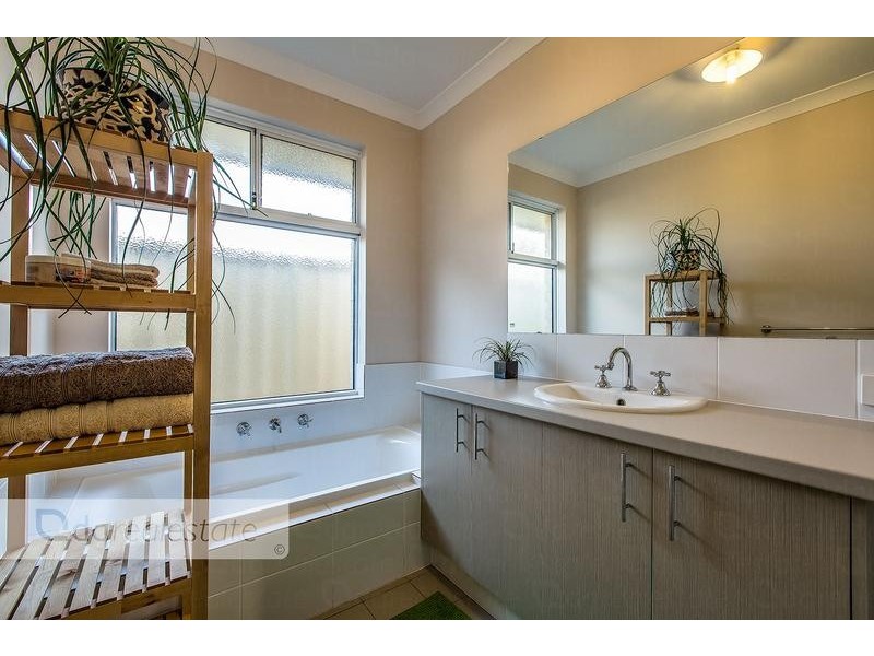 C/4 Eartham Place, Westminster WA 6061