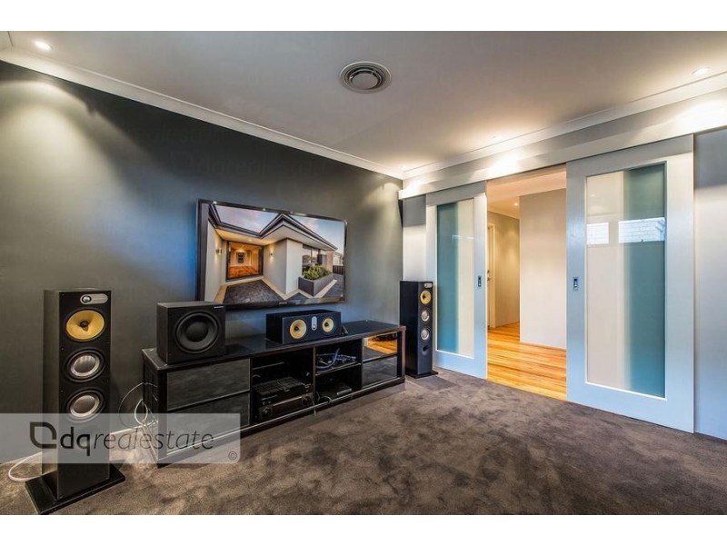 52 Alhambra Parkway, Landsdale WA 6065