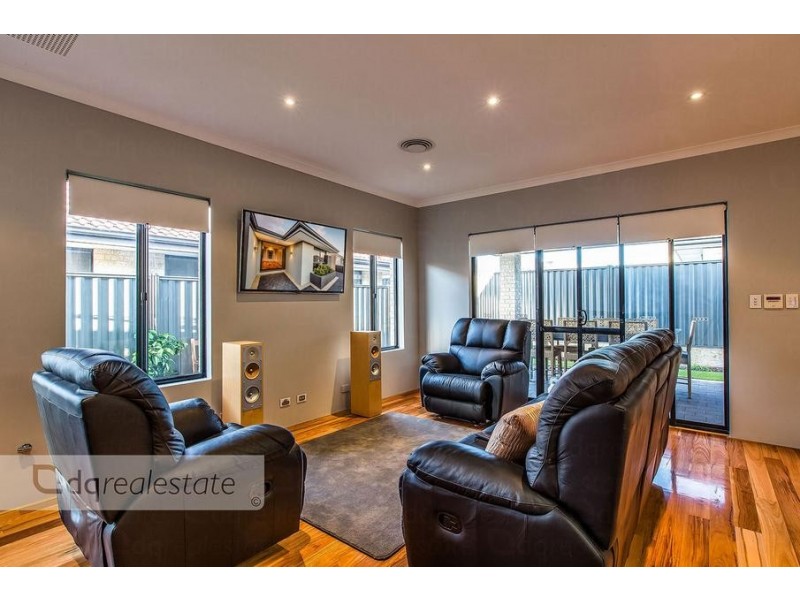 52 Alhambra Parkway, Landsdale WA 6065