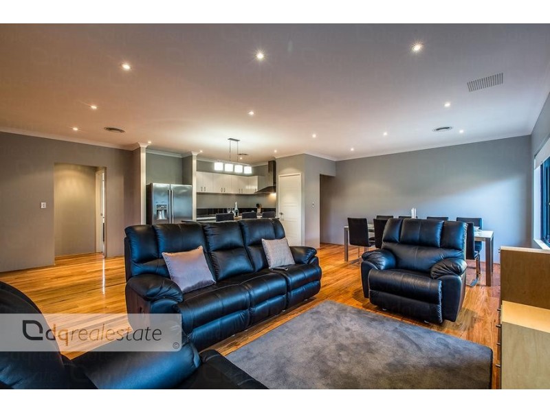 52 Alhambra Parkway, Landsdale WA 6065