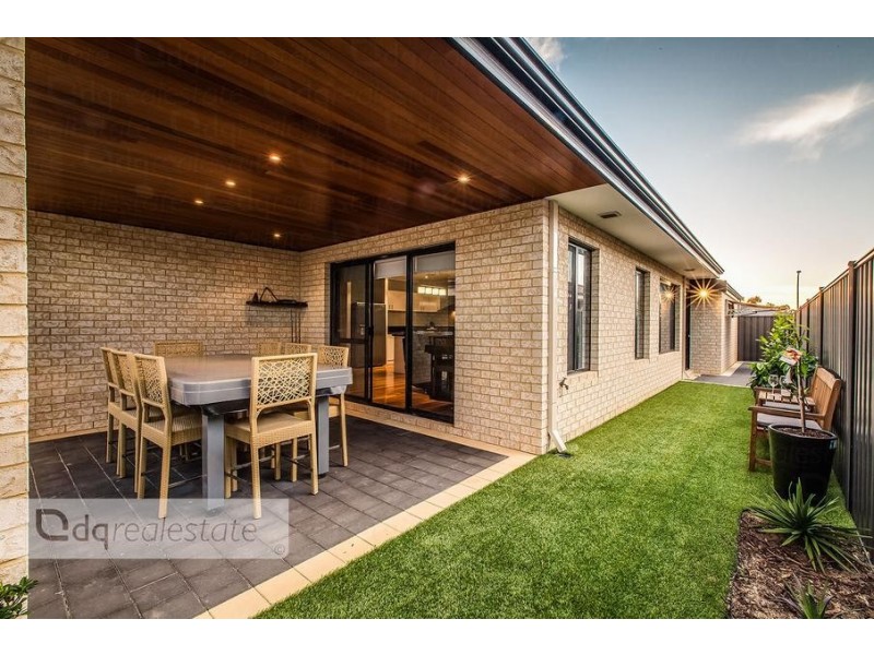 52 Alhambra Parkway, Landsdale WA 6065