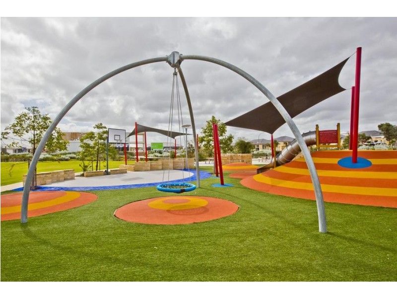 52 Alhambra Parkway, Landsdale WA 6065