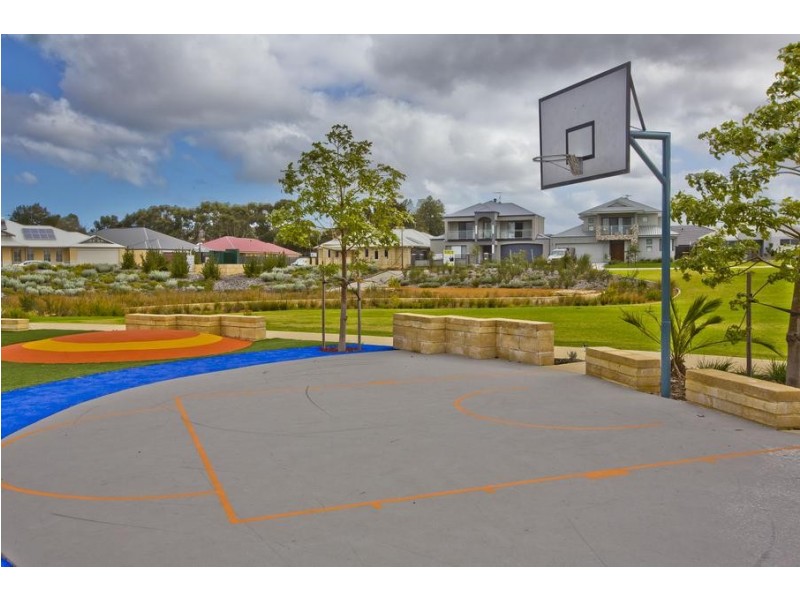 52 Alhambra Parkway, Landsdale WA 6065