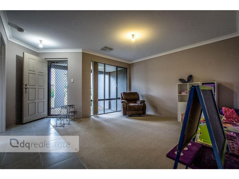 16 Apsley Bend, Tapping WA 6065