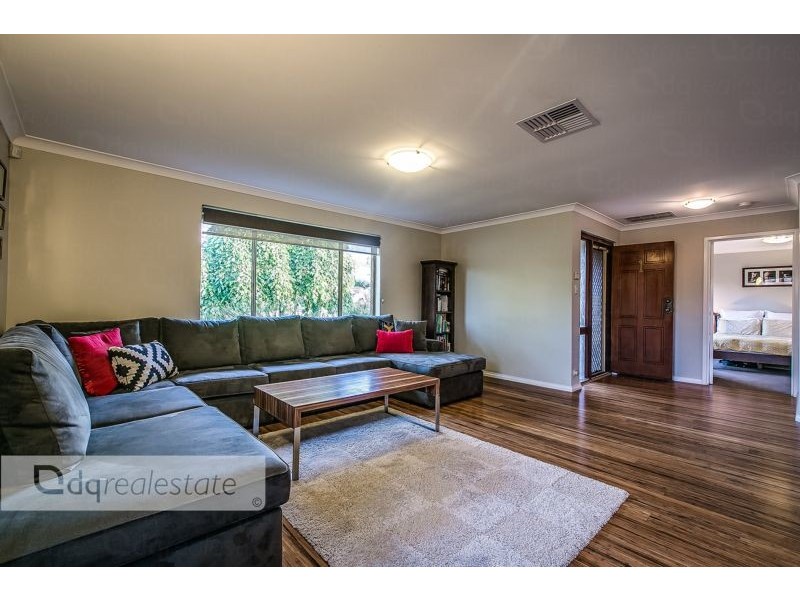 1 Shannon Close, Woodvale WA 6026