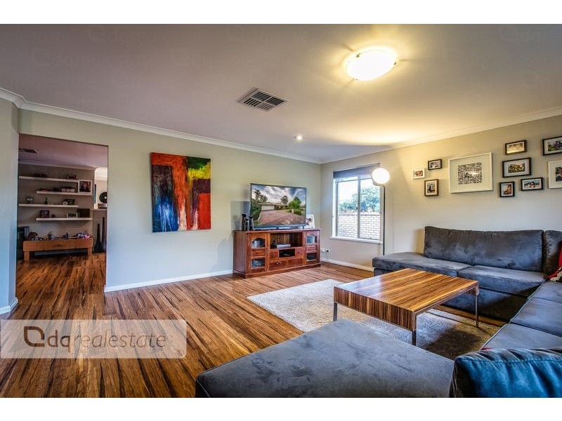 1 Shannon Close, Woodvale WA 6026