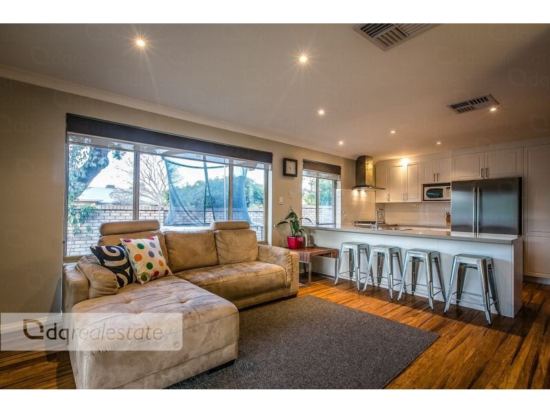 1 Shannon Close, Woodvale WA 6026