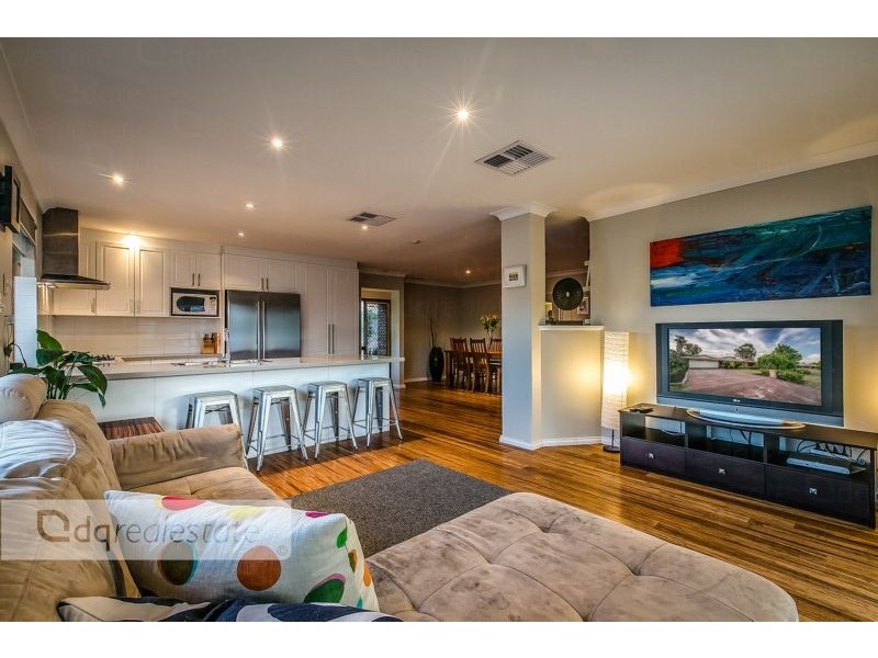 1 Shannon Close, Woodvale WA 6026