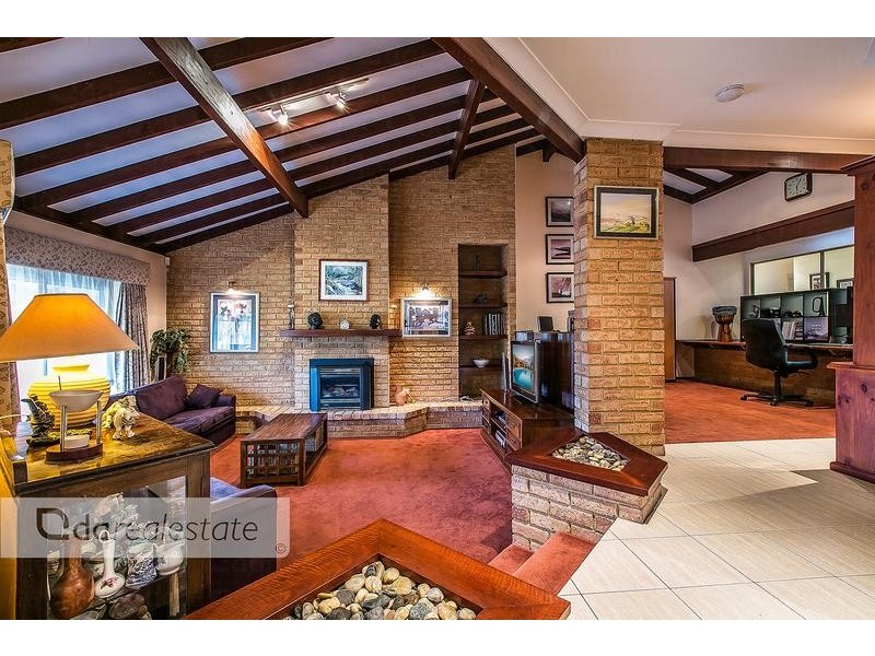 16 Pennant Place, Woodvale WA 6026