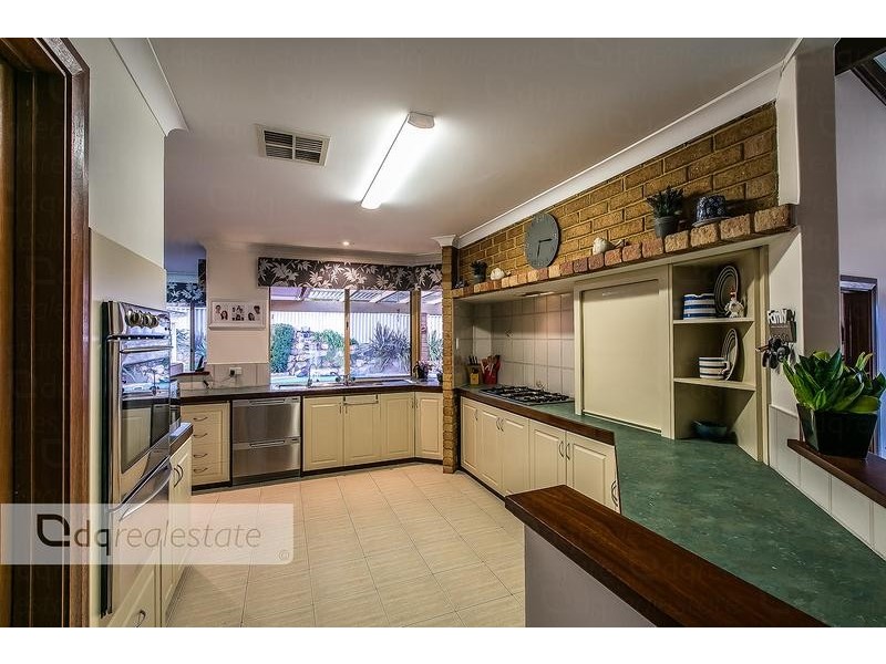 16 Pennant Place, Woodvale WA 6026