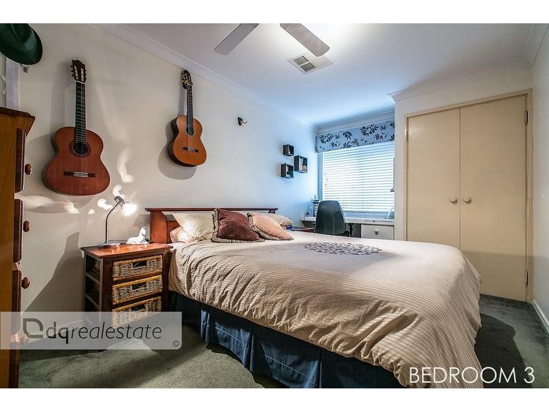 16 Pennant Place, Woodvale WA 6026