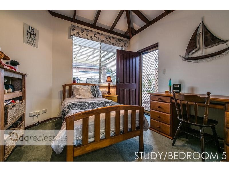 16 Pennant Place, Woodvale WA 6026