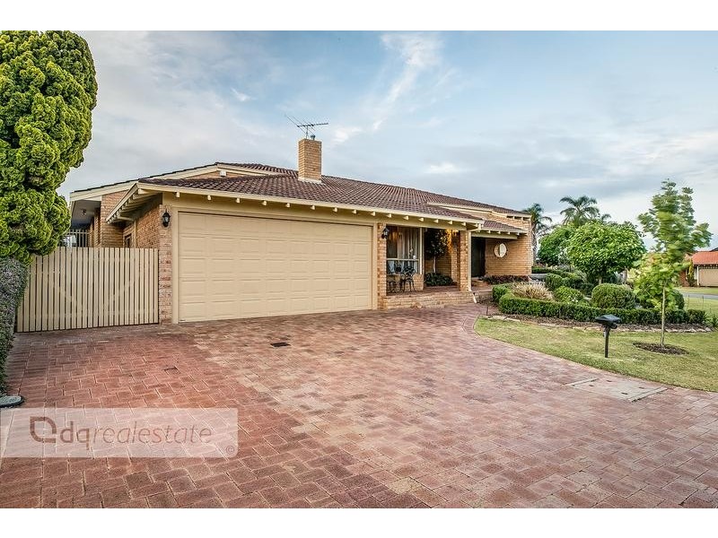 16 Pennant Place, Woodvale WA 6026