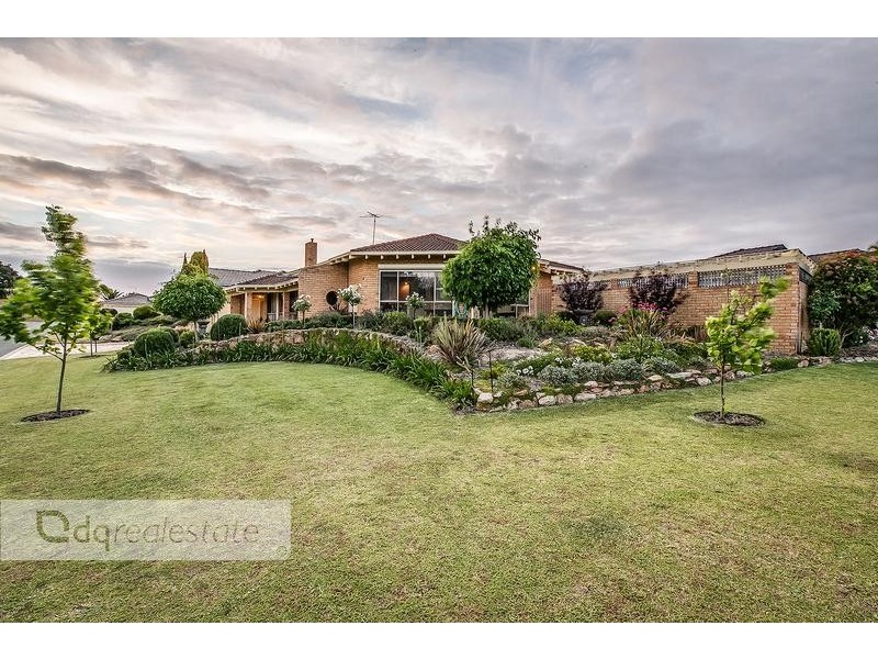 16 Pennant Place, Woodvale WA 6026