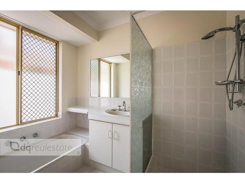 1 Clere Rise, Woodvale WA 6026