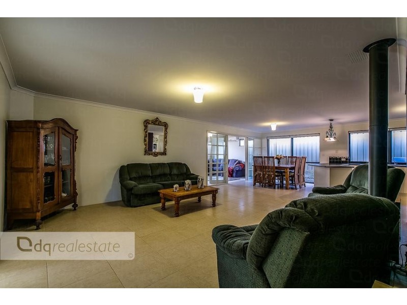 15 Hampton Road, Darch WA 6065